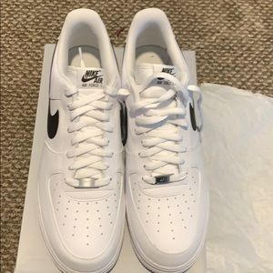 Nike Air Force 1 07 White and Black size 13